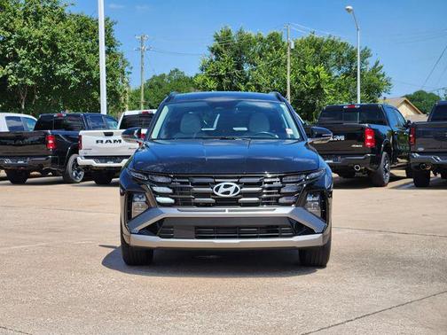 Phantom Black 2025 Hyundai TUCSON SEL Convenience
