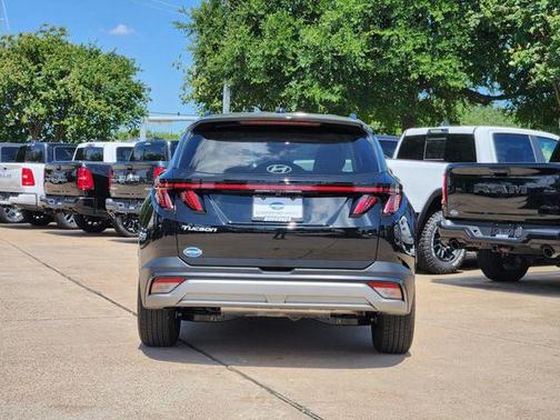 Phantom Black 2025 Hyundai TUCSON SEL Convenience