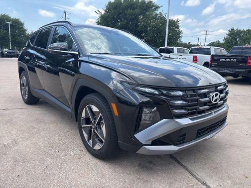Phantom Black 2025 Hyundai TUCSON SEL Convenience