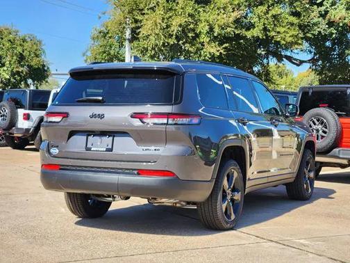 Baltic Gray Metallic Clearcoat 2025 Jeep Grand Cherokee L Limited