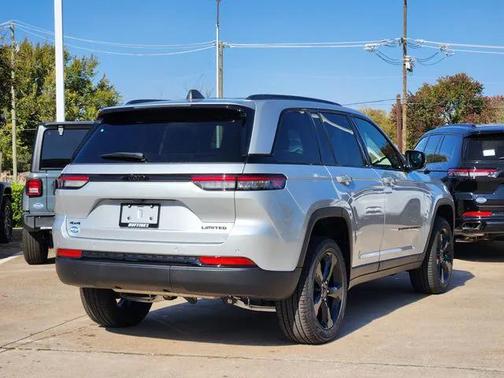 Silver Zynith 2025 Jeep Grand Cherokee Limited