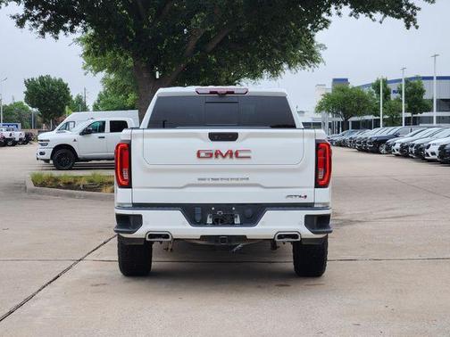 Summit White 2023 GMC Sierra 1500 AT4