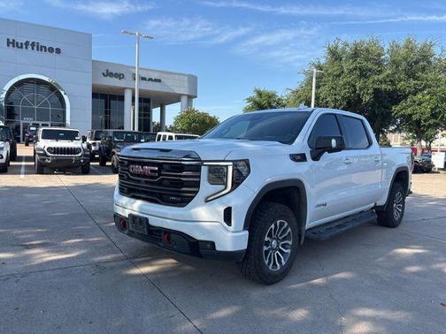 Summit White 2023 GMC Sierra 1500 AT4