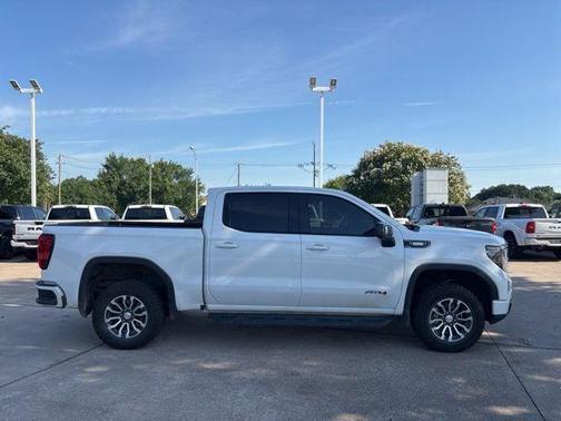 Summit White 2023 GMC Sierra 1500 AT4