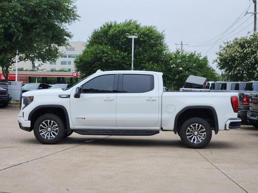 Summit White 2023 GMC Sierra 1500 AT4