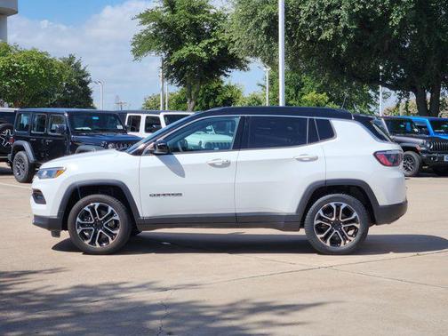Bright White Clearcoat 2023 Jeep Compass Limited