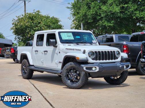 Bright White Clearcoat 2026 Jeep Gladiator Texas Trail 4x4