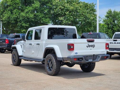Bright White Clearcoat 2026 Jeep Gladiator Texas Trail 4x4