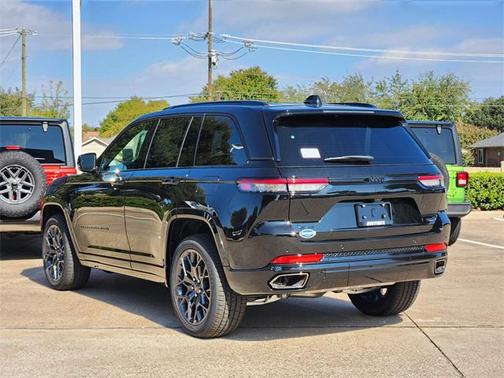 2025 Jeep Grand Cherokee Summit