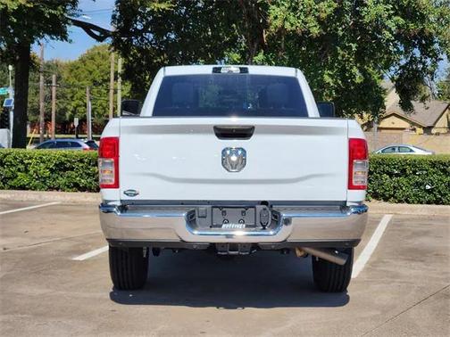 2024 RAM 2500 Tradesman Crew Cab 4x2 8' Box