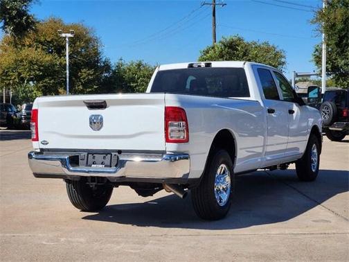 2024 RAM 2500 Tradesman Crew Cab 4x2 8' Box