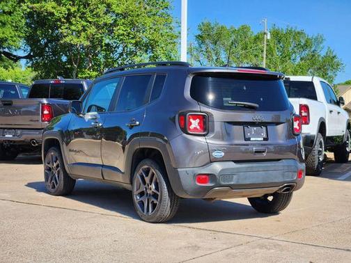 Granite Crystal Metallic Clearcoat 2021 Jeep Renegade Latitude