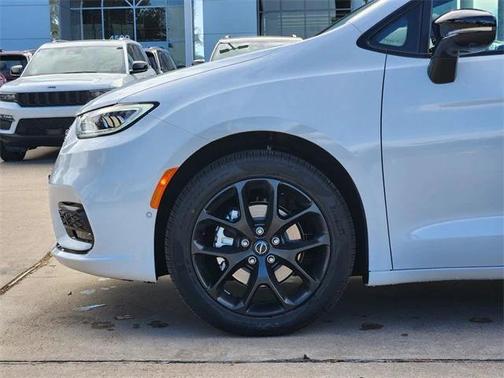 2026 Chrysler Pacifica Limited