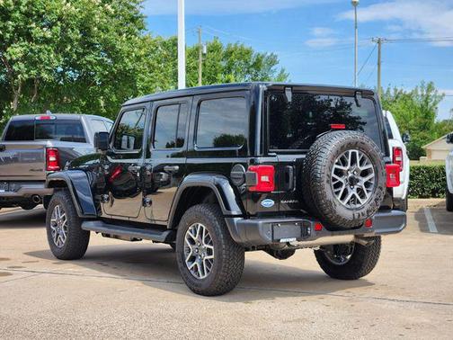 Black Clearcoat 2026 Jeep Wrangler 4-Door Sahara 4x4