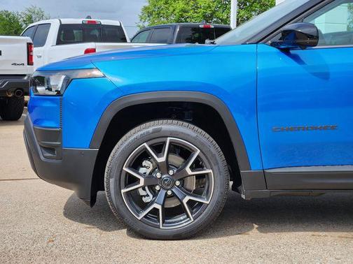 Hydro Blue Pearlcoat 2026 Jeep Cherokee Overland