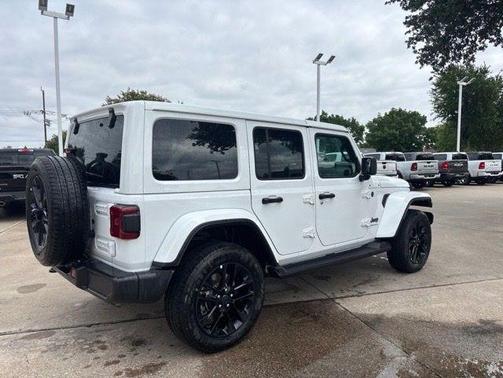 Bright White 2025 Jeep Wrangler 4xe Sahara