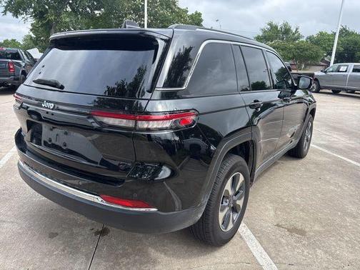 Diamond Black Crystal Pearlcoat 2022 Jeep Grand Cherokee 4xe Base