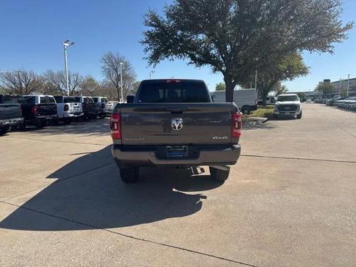 2024 RAM 2500 Laramie Crew Cab 4x4 6'4' Box