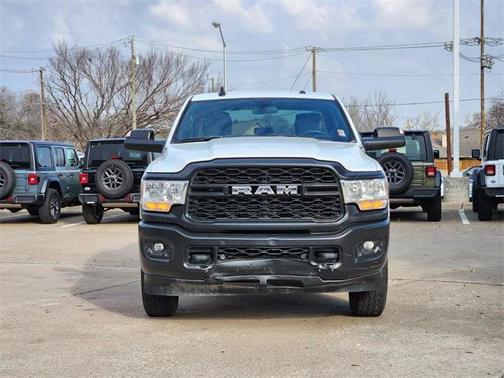 2022 RAM 2500 Tradesman Crew Cab 4x4 6'4' Box