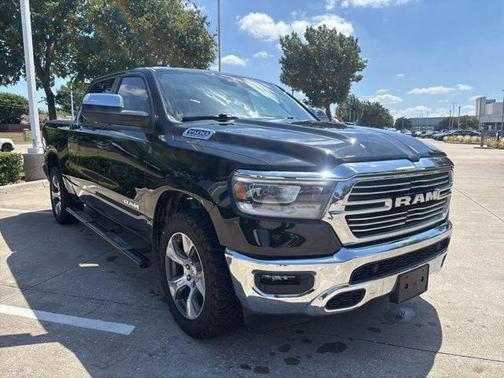 Diamond Black Crystal Pearlcoat 2023 RAM 1500 Laramie