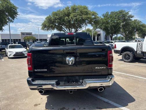 Diamond Black Crystal Pearlcoat 2023 RAM 1500 Laramie