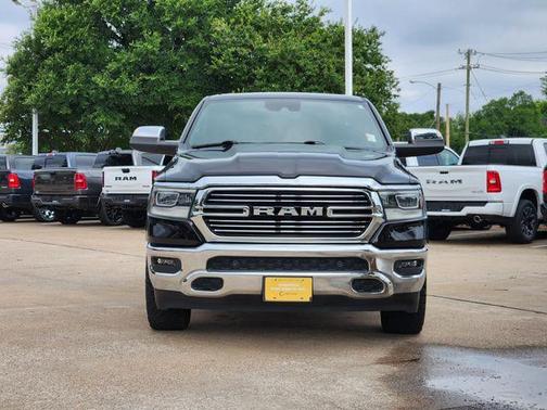 Diamond Black Crystal Pearlcoat 2023 RAM 1500 Laramie