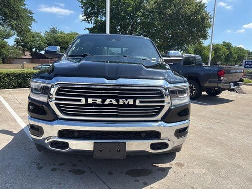Diamond Black Crystal Pearlcoat 2023 RAM 1500 Laramie