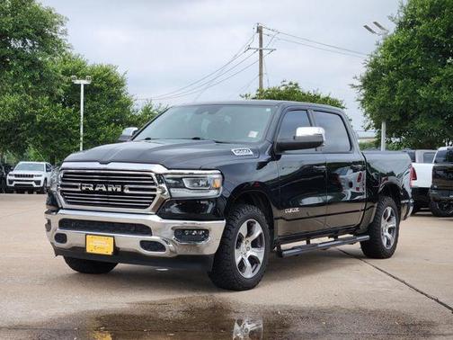 Diamond Black Crystal Pearlcoat 2023 RAM 1500 Laramie