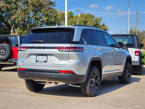 2025 Jeep Grand Cherokee Altitude