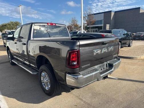 2025 RAM 2500 Big Horn Crew Cab 4x4 6'4' Box