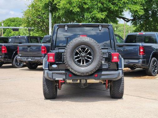 Black Clearcoat 2024 Jeep Wrangler Rubicon