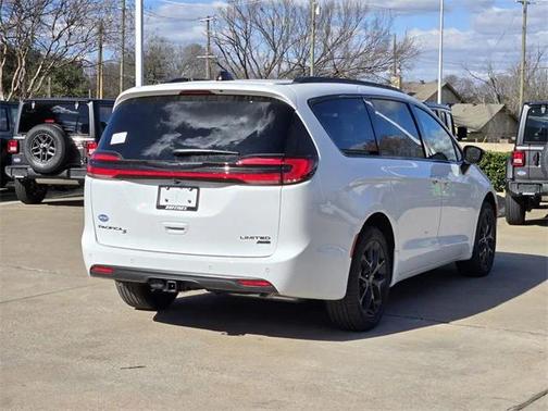 2026 Chrysler Pacifica Limited