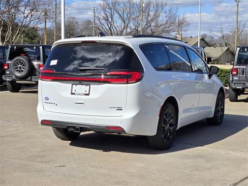 2026 Chrysler Pacifica Limited