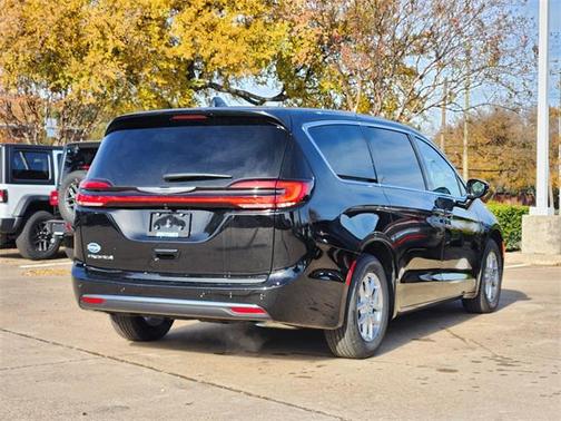 2026 Chrysler Pacifica L