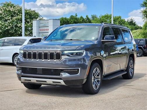 2023 Jeep Wagoneer L Series II 4x2