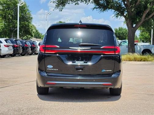 2022 Chrysler Pacifica Hybrid Touring L