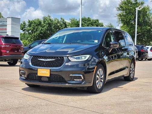 2022 Chrysler Pacifica Hybrid Touring L