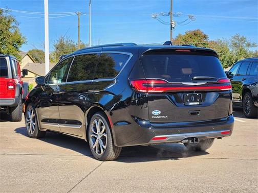 2026 Chrysler Pacifica L