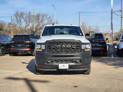 2024 RAM 2500 Tradesman Crew Cab 4x4 8' Box