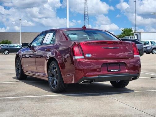 2023 Chrysler 300 S