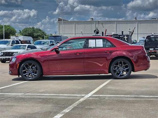 2023 Chrysler 300 S