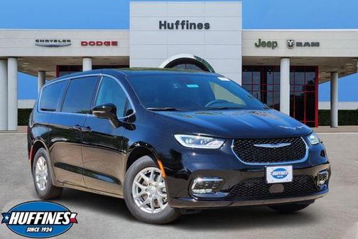 Diamond Black Crystal Pearlcoat 2026 Chrysler Pacifica L