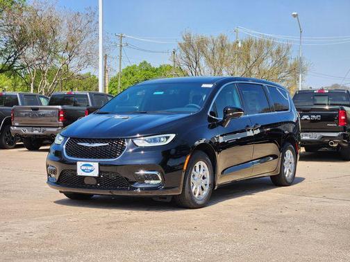 Diamond Black Crystal Pearlcoat 2026 Chrysler Pacifica L