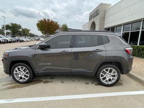 2024 Jeep Compass Latitude Lux