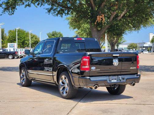 Diamond Black Crystal Pearlcoat 2020 RAM 1500 Limited