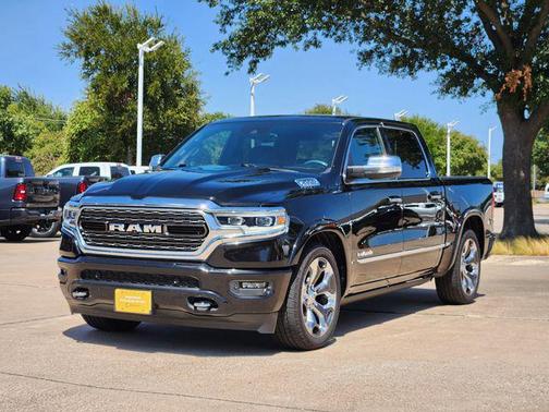 Diamond Black Crystal Pearlcoat 2020 RAM 1500 Limited