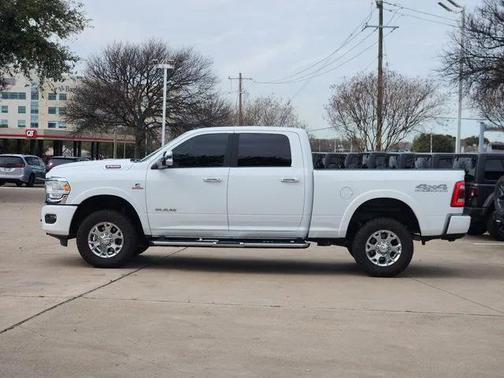 2022 RAM 2500 Laramie Crew Cab 4x4 6'4' Box