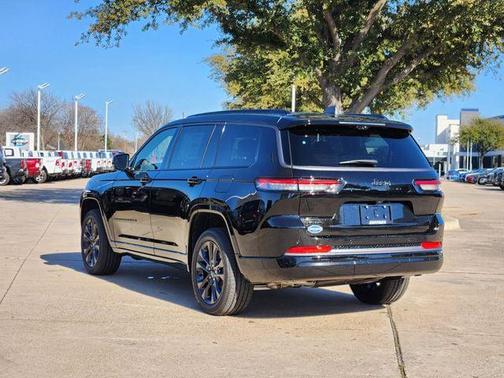 Diamond Black Crystal Pearlcoat 2026 Jeep Grand Cherokee L Limited