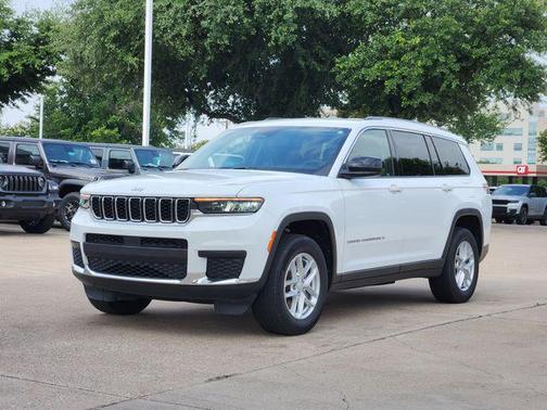 Bright White Clearcoat 2022 Jeep Grand Cherokee L Laredo
