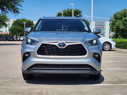 2024 Toyota Highlander LE